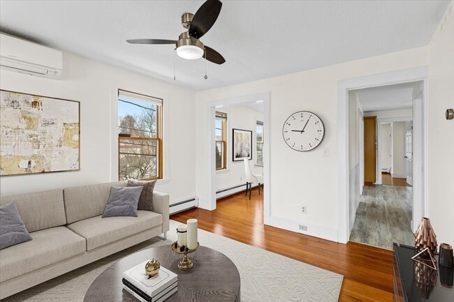 Photo - 15 Hillock St Unit 2