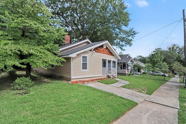 Photo - 3BR/2BA Gem Located in Historic West End!