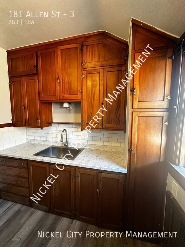 Photo - 181 Allen St Unit 3