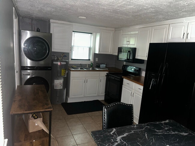 Photo - 1129 Bedford Ave Unidad 1129