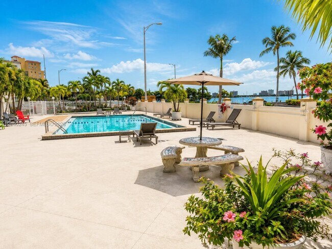 Photo - 1790 79th Street Causeway Unidad B307
