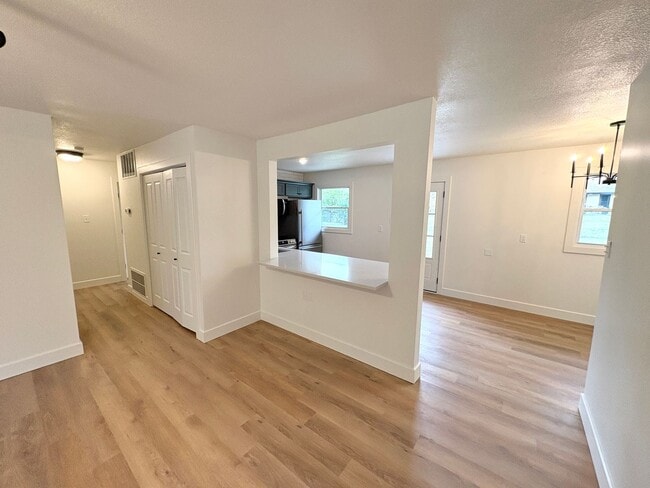 Photo - Newly Remodeled Home near KSU Football Sta...