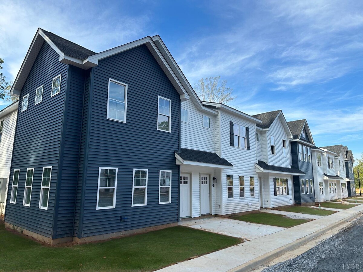 Photo - 110 Aaron Pl