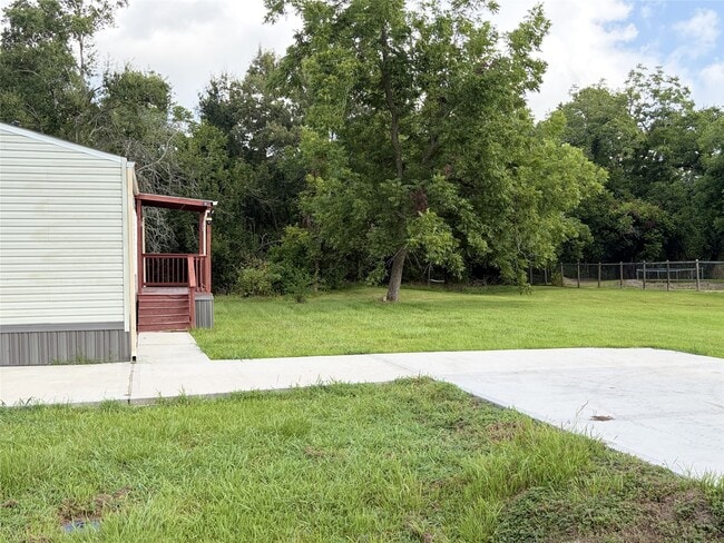 Photo - 215 Live Oak St