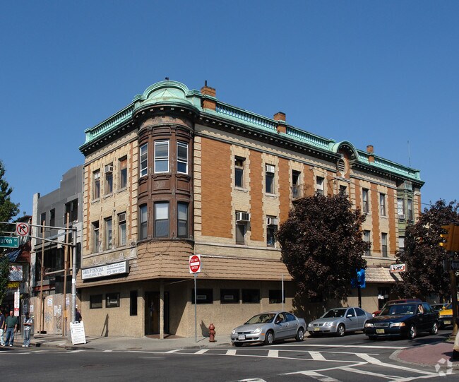 Photo - 182 Ferry St