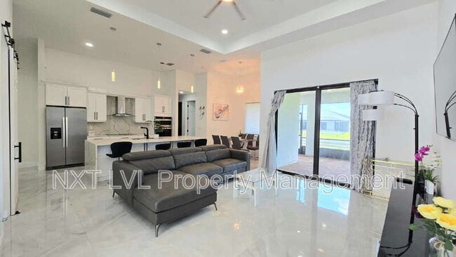 Photo - 220 NE 8th Pl