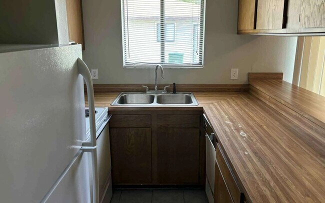 Photo - 3875 NW Huntsboro St Unit 3875 NW Huntsboro St 101