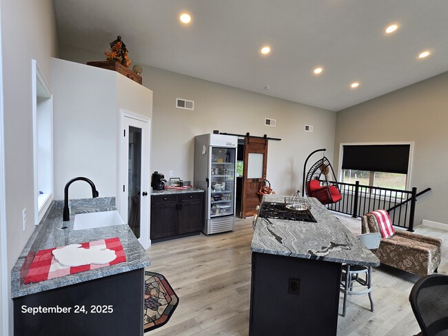 Photo - 416 S Eberhart Rd