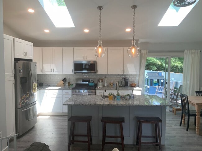 Photo - 165 E Bay View Dr
