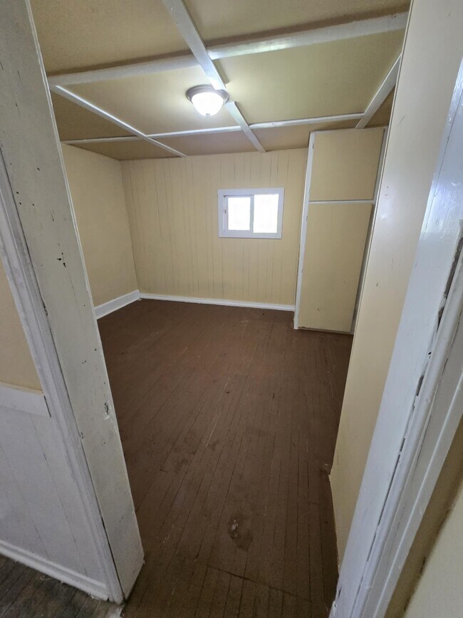 Photo - 402 Holly St