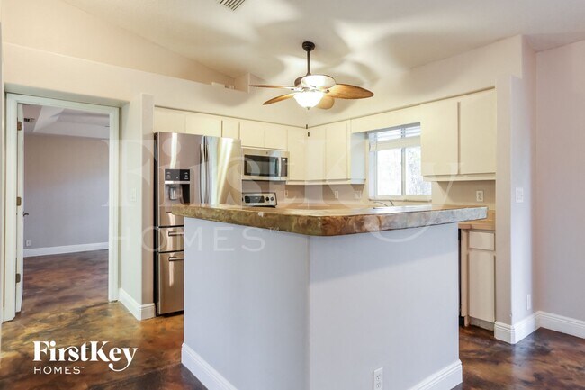 Photo - 1009 Lasseter St