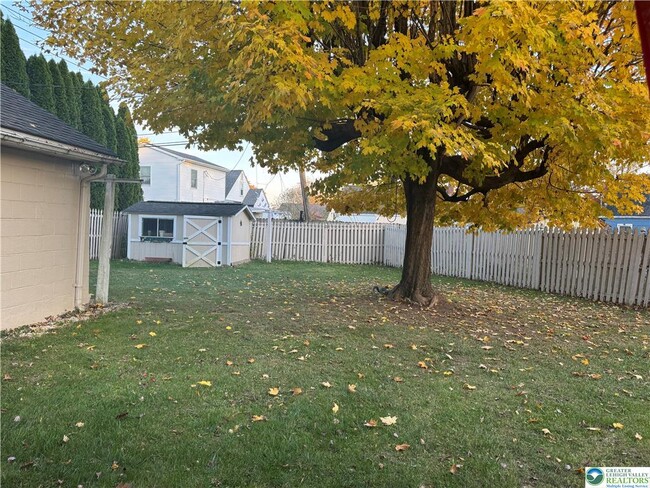 Photo - 10 Henry Ave