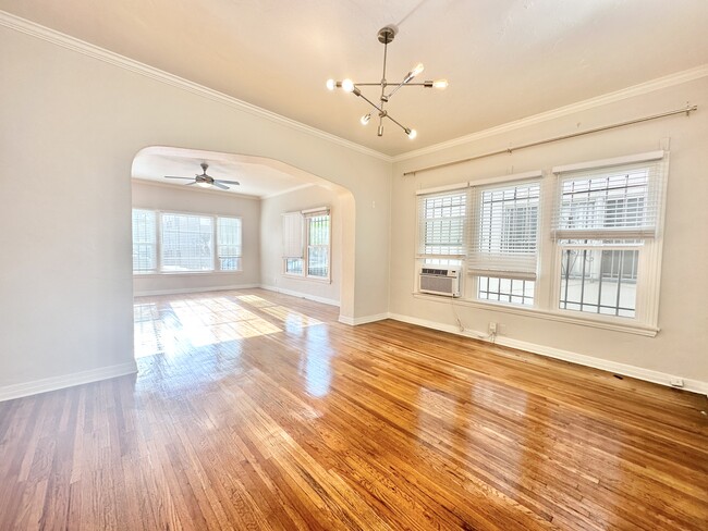 Building Photo - 350 N Ogden Dr Rental