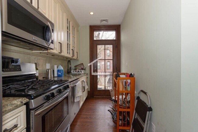 Photo - 21 Worthington St