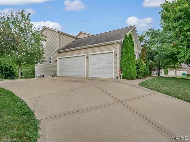 1200 Gregerson Ct