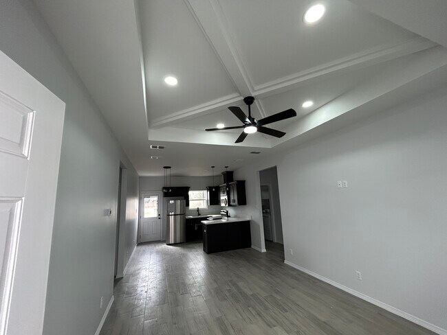 Photo - 1409 S Michigan St