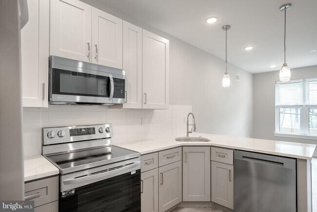 Photo - 5122 Ranstead St