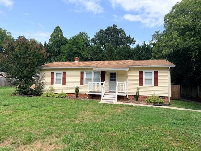 Photo - 415 Sells Rd