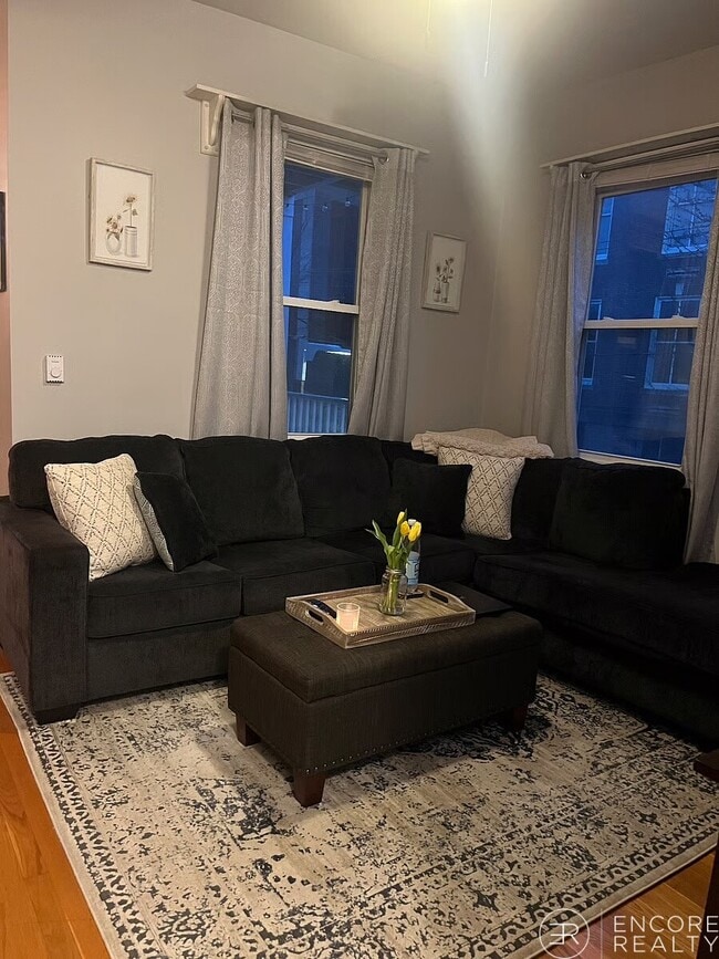 Building Photo - 142 High St Unit 142 High Street