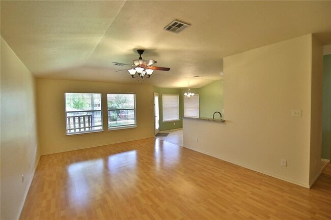 Photo - BEAUTIFUL 3 BEDROOMS / 2 BATH HOME IN SETTLERS CROSSING