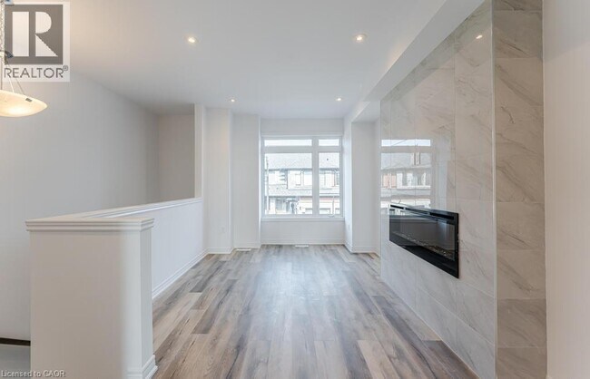 Photo - 120 Court Dr