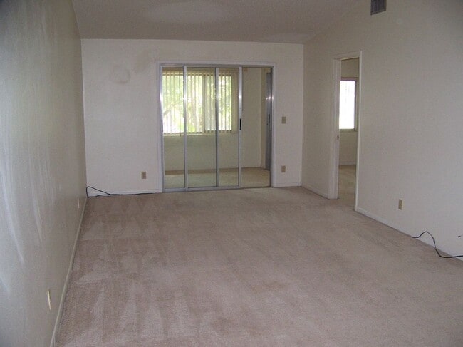 Photo - 2001 San Marcos Dr SE