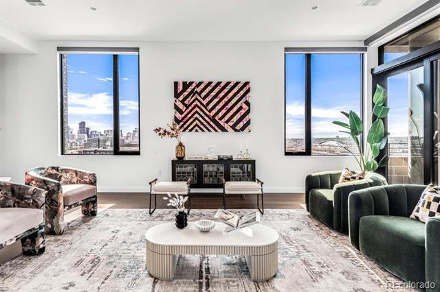 Photo - 3520 Chestnut Pl Unidad PH-1201