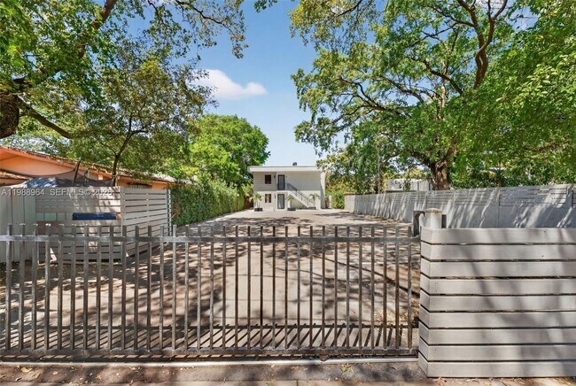 Photo - 37 NW 59th St Unidad 7