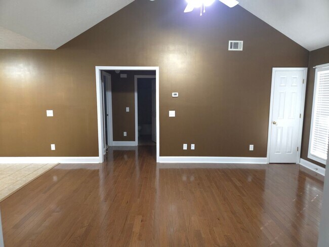 Photo - FOR RENT in NORTH COLUMBUS! Available NOW!
