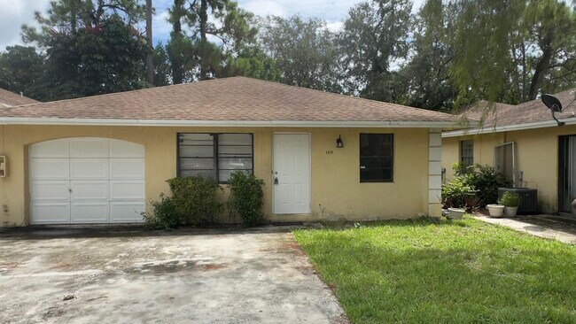 Photo - 1119 Goldenrod Rd House