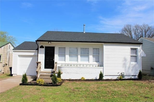 Building Photo - Adorable Midtown Home!