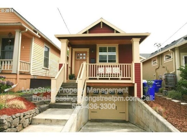 Building Photo - 532 NE Sumner St Unit A (upstairs)