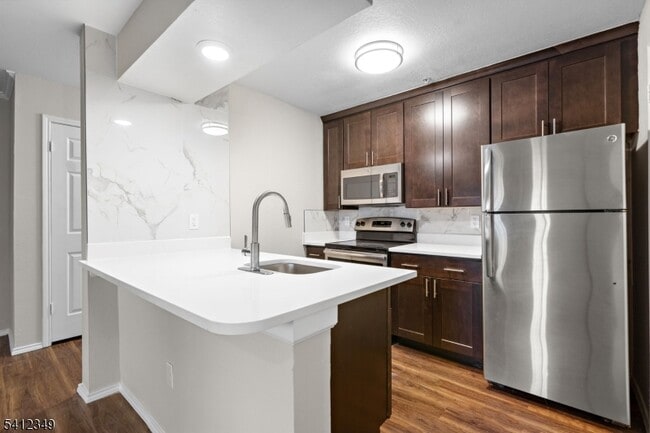 Photo - 690 NJ-23 Unit R2