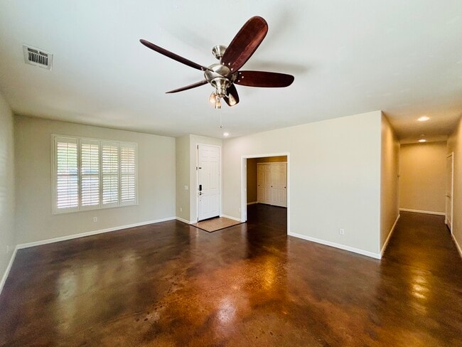 4640 Trojan Ct