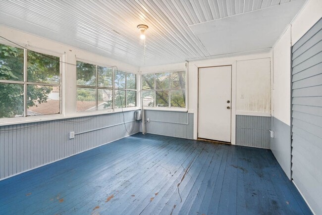 Photo - 904 1/2 Clay St - Cedar Falls