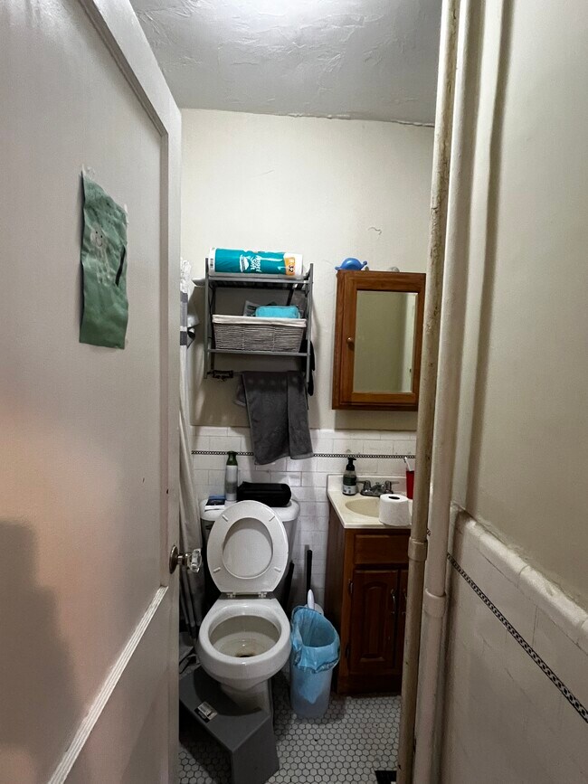 Photo - Waverly Apartments Unit 37