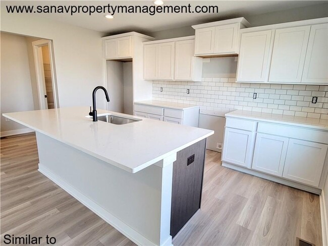 Photo - Spacious 4-Bedroom, 2.5-Bath Home in Kettl...