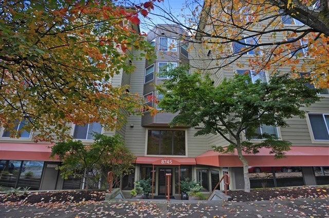 Building Photo - 8745 Greenwood Ave N APT 207, Unit 207
