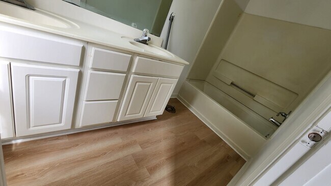 Photo - 1181 Vintage Pointe Dr