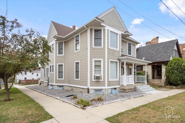 Building Photo - 19 S 4th Ave Unit A