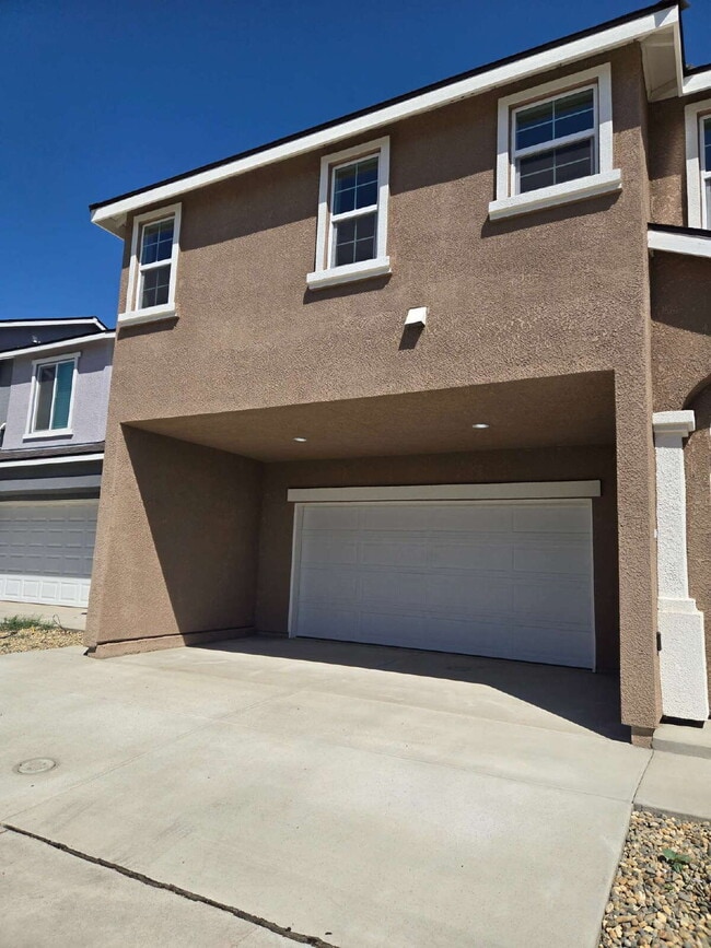 Building Photo - Newly Constructed North Merced Home! Uniqu...