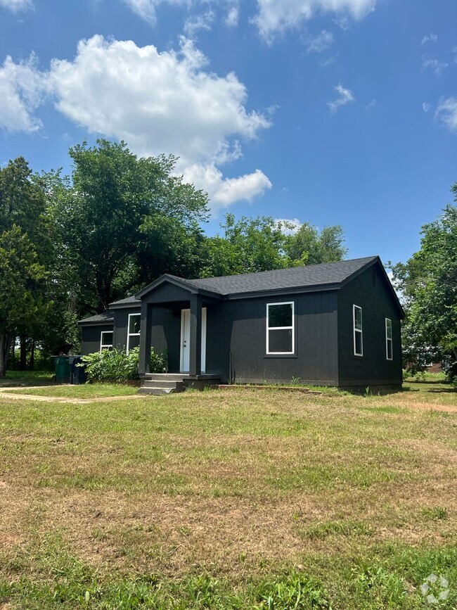 Building Photo - Black house on a hill