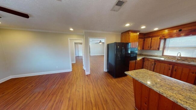 Photo - 706 Indiana Ave