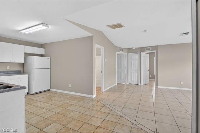 Photo - 848 Holmes Ave