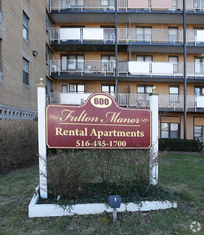 Photo - Fulton Manor