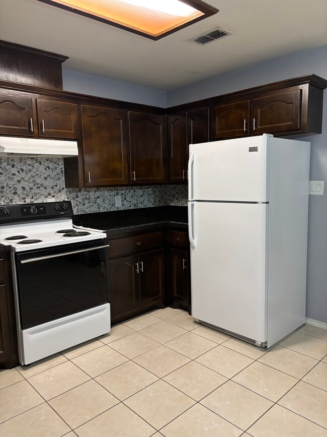 1406 Acme Ln Unit 2