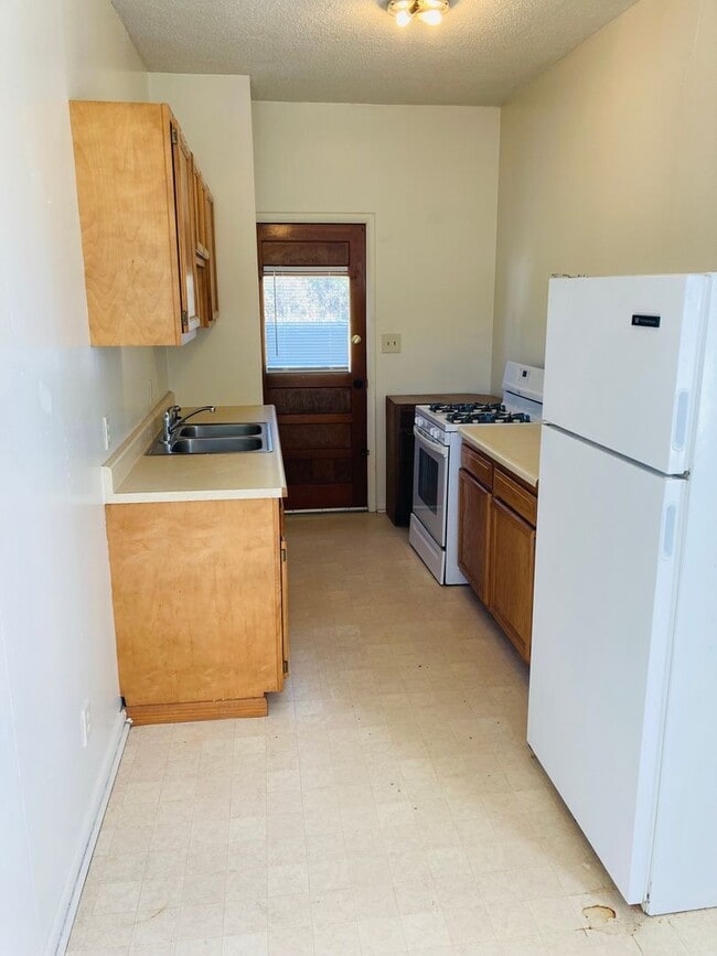 Photo - Cute and Cozy, Close to Fort Riley!