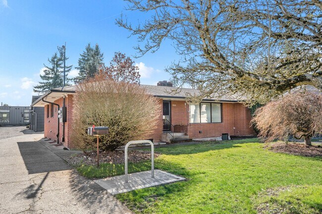 Photo - 3 Bedroom 3 bath 1 level Mid Century Beauty!