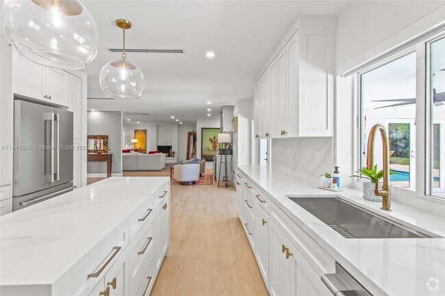 Building Photo - 14270 SW 74th Ct Rental