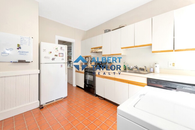 Photo - 104 Strathmore Rd Apartamentos Unidad 2